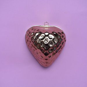 Copper cake pan / Jell-O mold • Strawberry